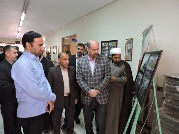 برپایی نمایشگاه عکس سوگواره آفتاب در اسلام آبادغرب برپایی نمایشگاه عکس سوگواره آفتاب در اسلام آبادغرب