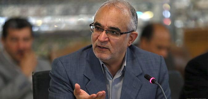 همایش منافقین در فرانسه نشان دادن آبنبات چوبی به عربستان است 