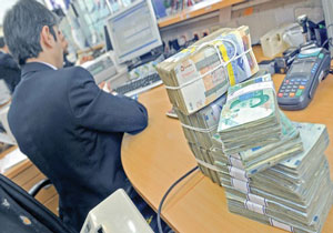 فاصله نرخ اعلام شده تا بهره دریافتی بانک ها + فیلم 