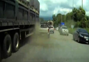  آتش گرفتن کامیون حمل کپسول گاز پس از ترمز بریدن + فیلم