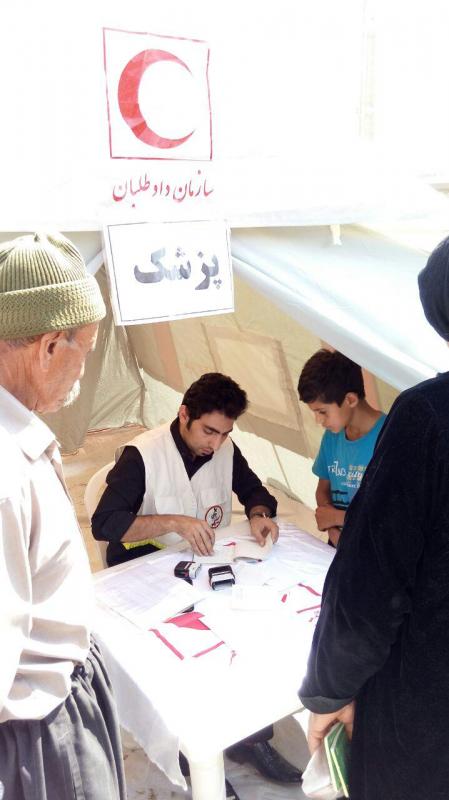 برپایی کاروان سلامت توسط جمعیت هلال احمر در اسلام آباد غرب