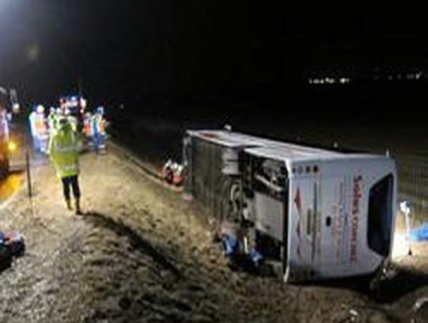 سقوط یک دستگاه اتوبوس بین‌شهری به داخل دره جاجرود/ 11 نفر کشته و 27 نفر مصدوم شدند