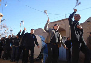 ثبت ملی مراسم زنجیرزنی پنج محله رهنان + فیلم 