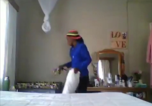 آزار و اذیت بچه به دست پرستار سنگدل + فیلم 