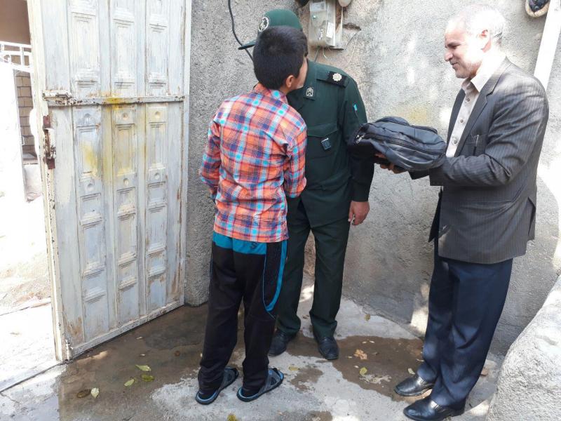 اهدای کیف، لوازم التحریر و بسته آموزشی به ۳۱۶دانش آموز نیازمند در اسلام آبادغرب