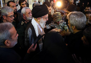 دیدار رهبر انقلاب با خانواده شهید حججی در مراسم تشییع + فیلم 