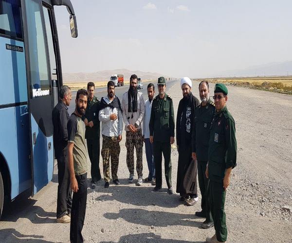 استقبال از مدافعین حرم لشکر امیرالمومنین(ع) در اسلام آبادغرب +تصاویر