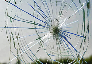 تصادف وحشتناک راننده زن با کامیون + فیلم 