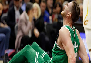 شکسته شدن پای یک بسکتبالیست حین بازی + فیلم 