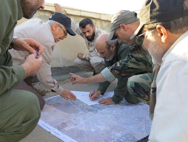 تصاویر جدید از حضور سرلشکر باقری در مناطق عملیاتی سوریه