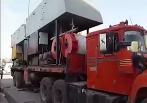 انتقال حمام‌های سیار به مناطق زلزله زده + فیلم 