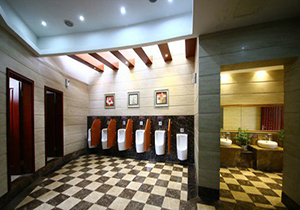 توالت‌های ایستاده در یک مجتمع تجاری بزرگ تهران! + فیلم 