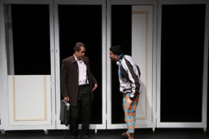 داستان فیش های نجومی در صحنه نمایش + فیلم 