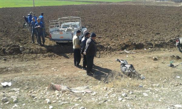 واژگونی وانت پیکان در اسلام آباد غرب 1 کشته برجای گذاشت +عکس واژگونی وانت پیکان در اسلام آباد غرب 1 کشته برجای گذاشت +عکس