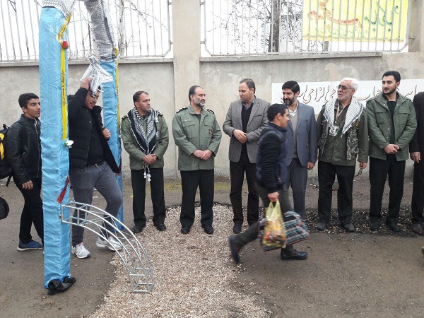 بدرقه کاروان راهیان نور دانش آموزان اسلام آباد غرب به مناطق عملیاتی جنوب کشور