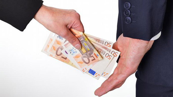 رونق اقتصاد بدون نورچشمی ها / 8 کلید طلایی برای حمایت از تولید کننده ایرانی رونق اقتصاد بدون نورچشمی ها / 8 کلید طلایی برای حمایت از تولید کننده ایرانی