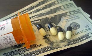 داروخانه‌های کرمانشاه و چالشِ "نداریم!"/ دردسرهای کمیابی داروهای وارداتی 