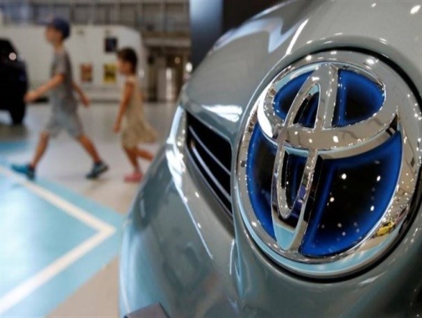 تخته گاز "تویوتا" در مسیر "ویژه خواری" / از واردات غیر قانونی اتومبیل های لاکچری تا معذرت خواهی از آمریکا به خاطر فروش یک خودرو به سفارت ایران