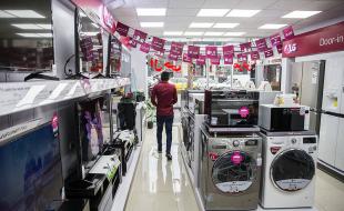 تغییر ساعتی قیمت اجناس در گران‌ترین استان کشور /پاس‌کاری نظارت‌ بین نهادهای متولی