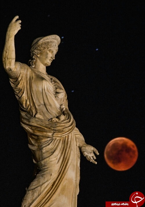 پدیدار شدن ماه خونین در آسمان، جهان را شگفت‌زده کرد+ تصاویر 