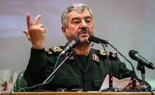 مشکلات کشور با تقویت نقش مردم در حوزه اقتصادی حل می‌شود