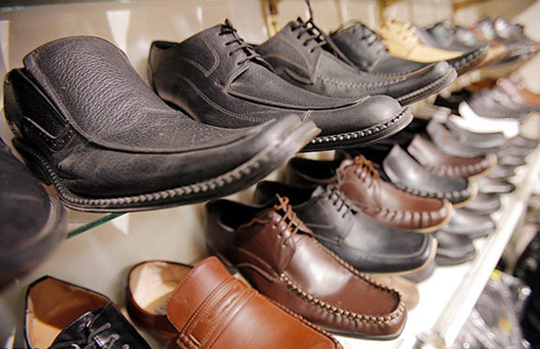 سهم ۱ درصدی ایران از گردش ۱۲۰ میلیارد دلاری صنعت کفش در جهان/ ظرفیت تولید ۴۰۰ میلیون جفت کفش وجود دارد 