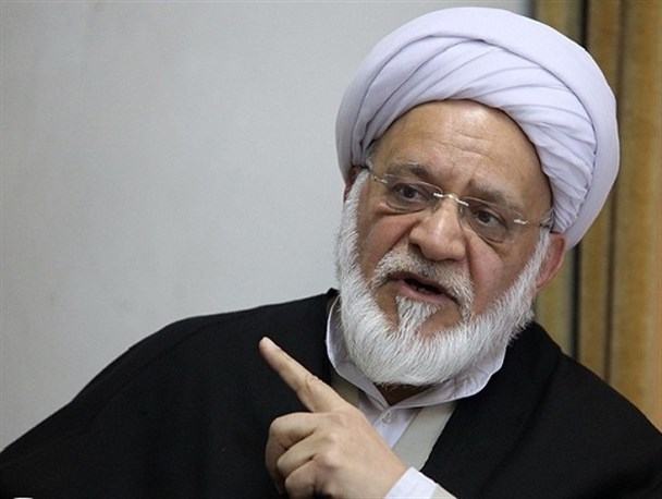 رهبر انقلاب شخصاً در مورد لوایح تصمیم‌گیری نمی‌کنند/ایشان از مواضع خود عدول نکرده‌اند