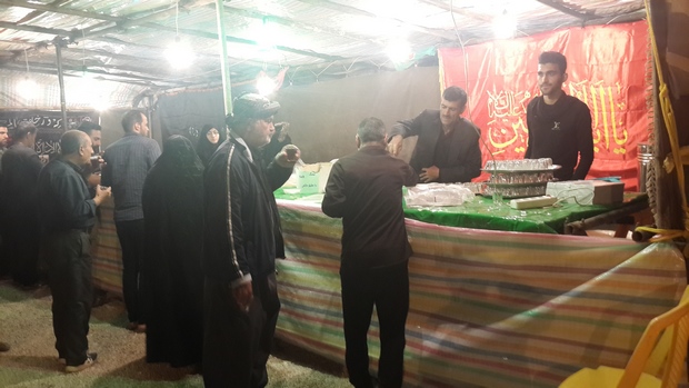 تصاویری از خدمت رسانی به زوار اربعین حسینی در موکب های اسلام آبادغرب