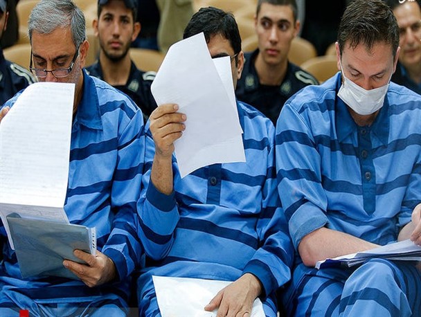 اجاره کارت ملی با ۳۰هزار تومان/ متهم ارزی: تذکری از بانک مرکزی نداشتیم