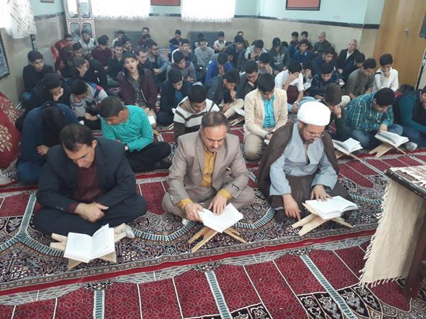 برگزاری محفل انس با قرآن کریم با حضور قاریان برجسته در مدارس شهرستان اسلام آباد غرب
