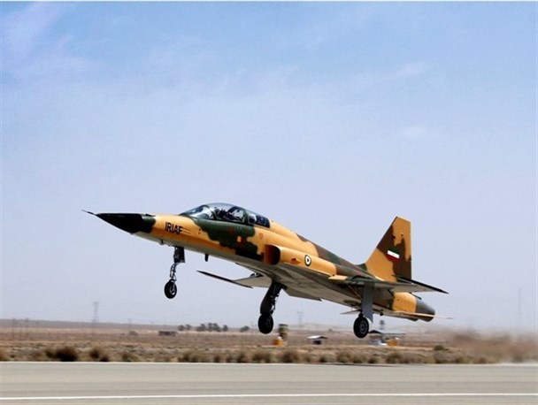 افتتاح خط تولید انبوه و تحویل دهی اولین جت جنگنده تمام ایرانی کوثر به ارتش جمهوری اسلامی