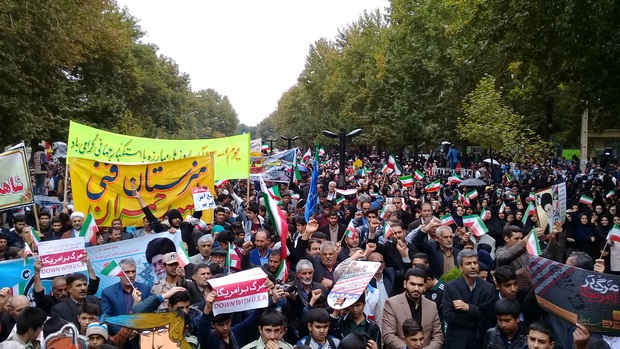 برگزاری راهپیمایی 13 آبان باحضور پرشور مردم ولایی شهرستان اسلام آبادغرب+تصاویر