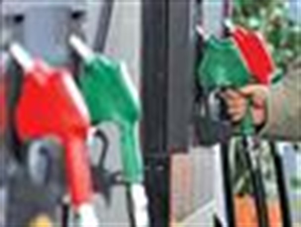 احتمال ۲ نرخی شدن بنزین پس از سهمیه‌بندی/ دولت اعلام می‌کند که غربی‌ها اجازه ندادند به سمت راه‌اندازی پالایشگاه‌های جدید در کشور برویم