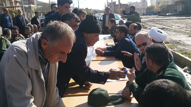 برگزاری اردوی جهادی "میز خدمت" در منطقه محروم اسلام آبادغرب+تصاویر