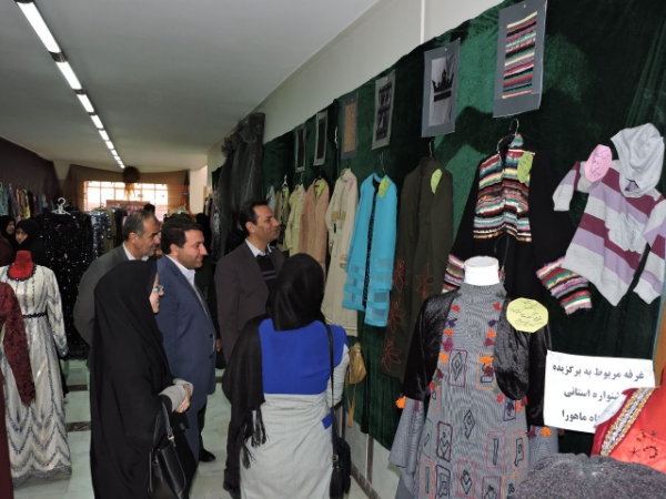 افتتاح نمایشگاه مد و لباس ایرانی  اسلامی در اسلام آبادغرب+عکس