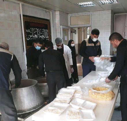 توزیع بیش از 8 هزار پرس غذای گرم در طرح اطعام حسینی اسلام آبادغرب