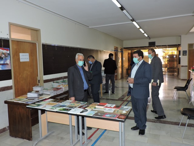 افتتاح نمایشگاه کتاب کودک و نوجوان با بیش از 8 هزار جلد در اسلام آبادغرب/اهدای 700 جلد کتاب به کتابخانه های عمومی شهرستان