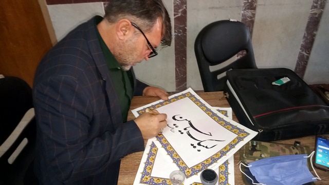 همایش زنده نویسی خوشنویسی بمناسبت سالگرد شهید سلیمانی در اسلام آبادغرب