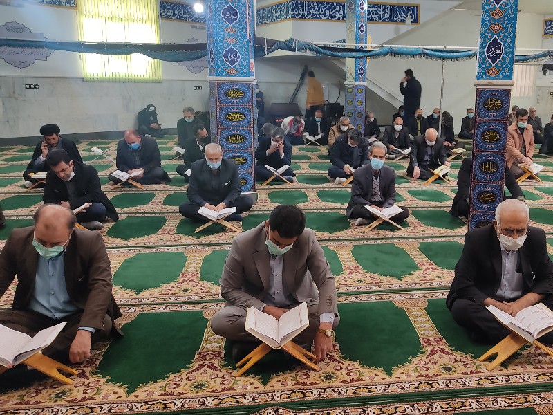محفل انس با قرآن و اقامه نماز وحدت در اسلام آبادغرب برگزار شد+تصاویر