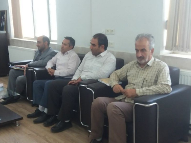 مشاوره به کشاورزان در راستای جهش تولید و خودکفایی محصولات کشاورزی راهبردی