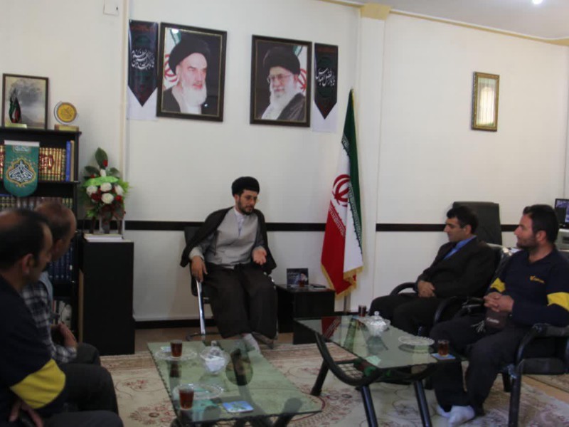 دیدار رئیس و کارکنان اداره پست اسلام آبادغرب با امام جمعه شهرستان دیدار رئیس و کارکنان اداره پست اسلام آبادغرب با امام جمعه شهرستان