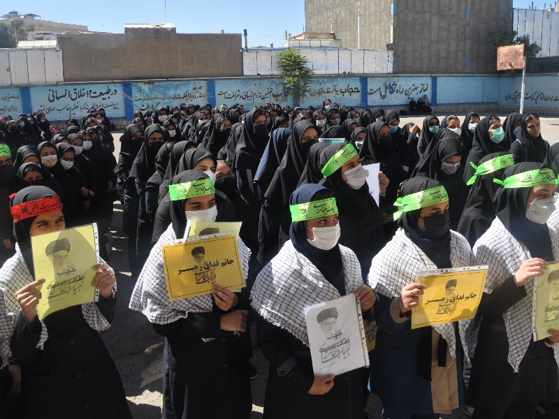 دانشآموزان اسلام آبادی به پویش «لبیک یا خامنهای» پیوستند دانشآموزان اسلام آبادی به پویش «لبیک یا خامنهای» پیوستند