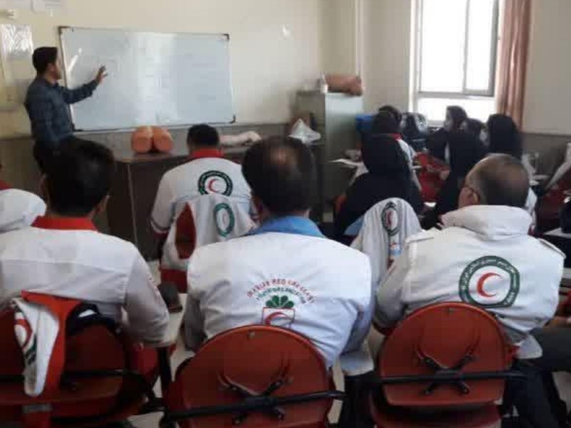 برگزاری دوره باز آموزی تزریقات ویژه مربيان امداد شهرستان های غرب استان در اسلام آبادغرب