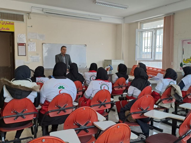برگزاری دوره بازآموزی و توان افزایی آموزشی تیم های امداد و نجات اسلام‌آبادغرب