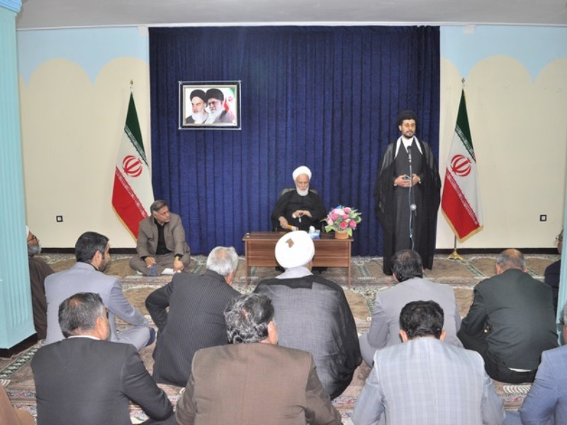 جلسه شورای فرهنگ عمومی با محوریت «حجاب» و «امربه معروف و نهی از منکر» در اسلامآبادغرب برگزار شد جلسه شورای فرهنگ عمومی با محوریت «حجاب» و «امربه معروف و نهی از منکر» در اسلامآبادغرب برگزار شد