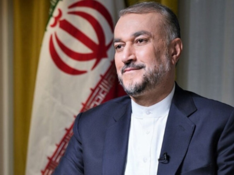 وزیر امور خارجه  جمهوری اسلامی ایران در صدر هیاتی سیاسی به منظور انجام یک سفر منطقه‌ای