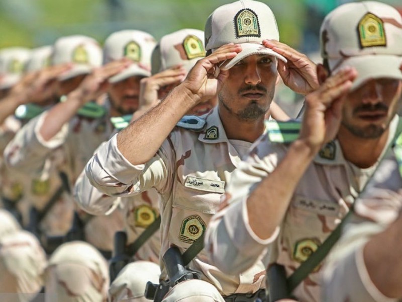 دانا گزارش می‌دهد؛ جزییات شرایط استفاده از قانون کسر خدمت ایثارگری/استفاده از حق ایثارگری پدر برای کسر خدمت مشمولان غایب