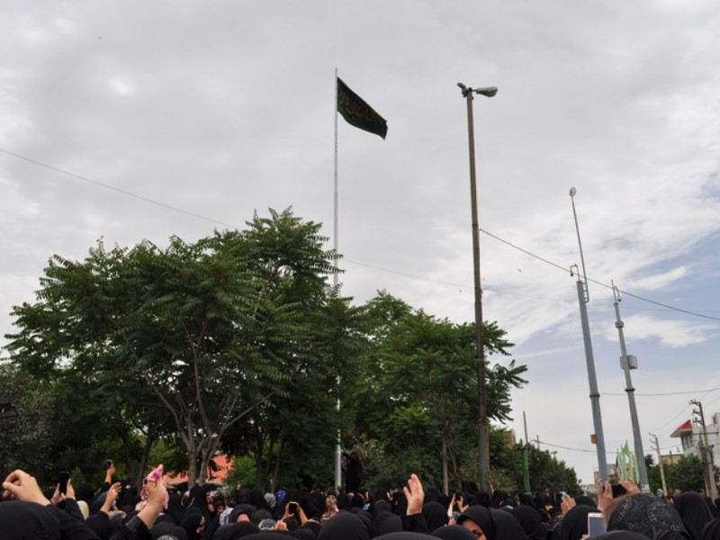 برافراشتن پرچم متبرک امام رضا(ع) در اسلام‌آبادغرب+تصاویر