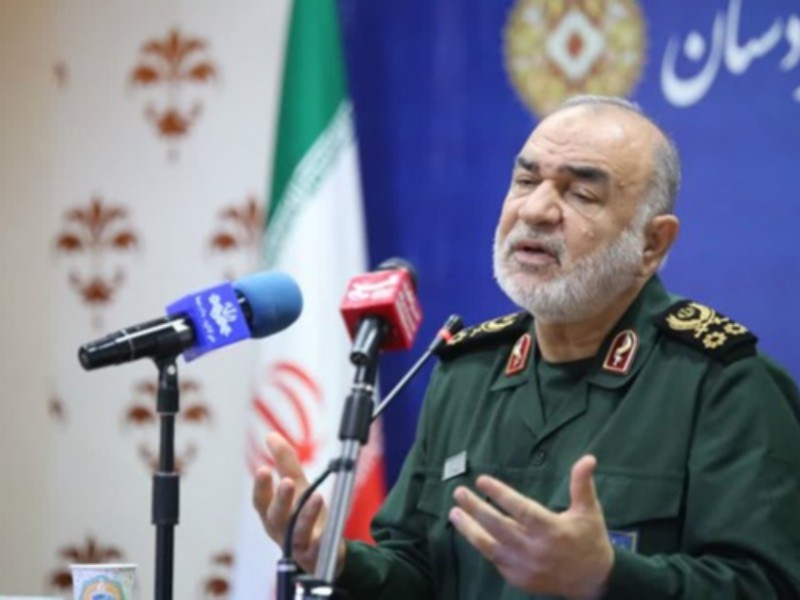 دشمنان از ابتدای پیروزی انقلاب به کردستان چشم طمع داشتند دشمنان از ابتدای پیروزی انقلاب به کردستان چشم طمع داشتند