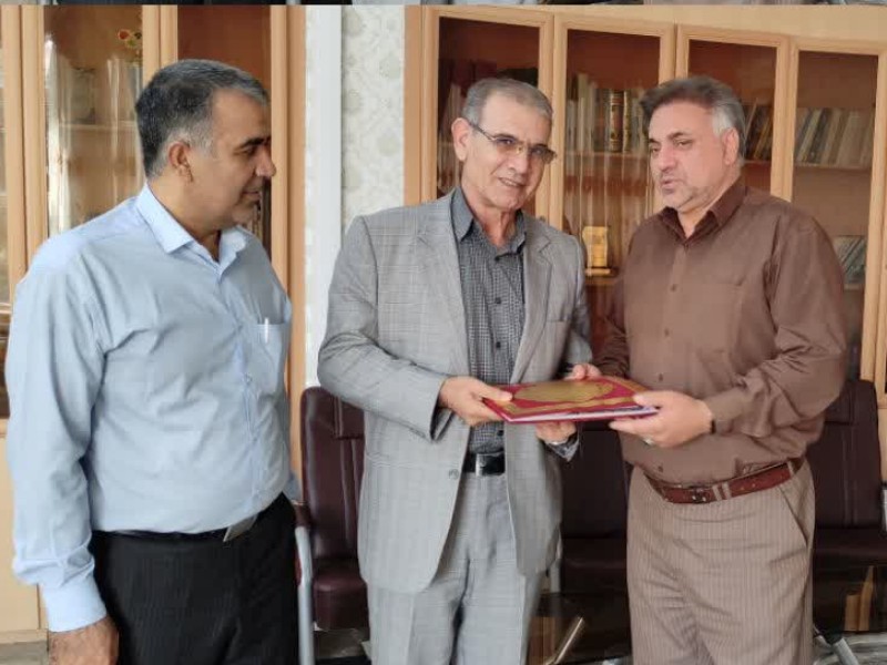 آزادگان اسوه صبر و استقامت هستند آزادگان اسوه صبر و استقامت هستند